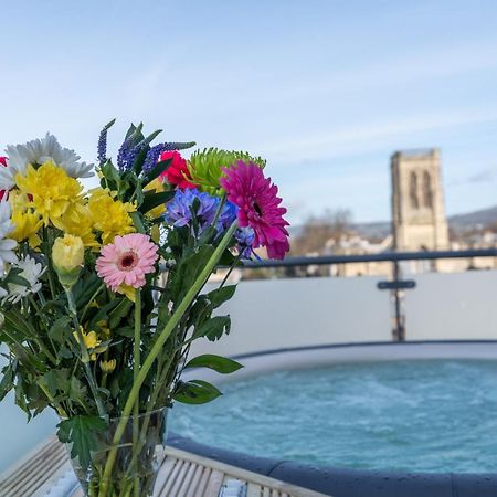 Central Penthouse With Hot Tub & Views 22 Cheltenham Eksteriør billede