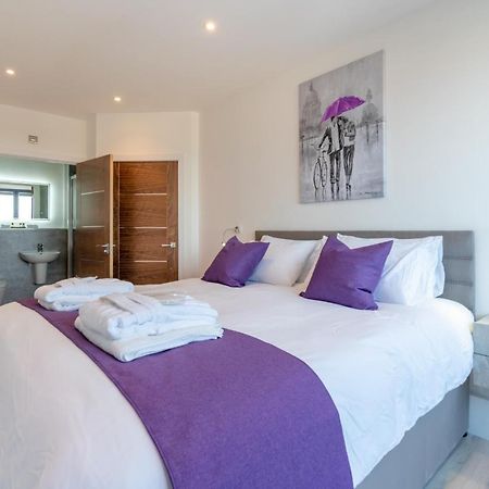 Central Penthouse With Hot Tub & Views 22 Cheltenham Eksteriør billede