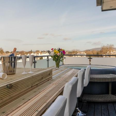 Central Penthouse With Hot Tub & Views 22 Cheltenham Eksteriør billede