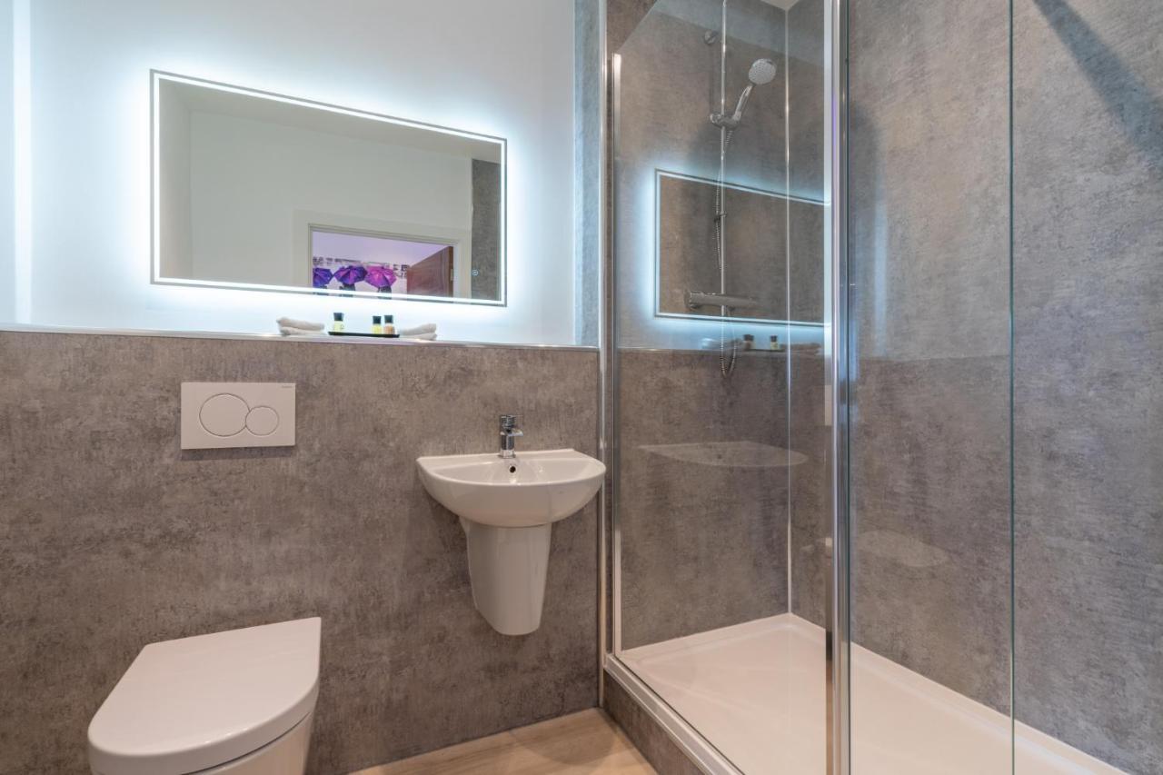 Central Penthouse With Hot Tub & Views 22 Cheltenham Eksteriør billede