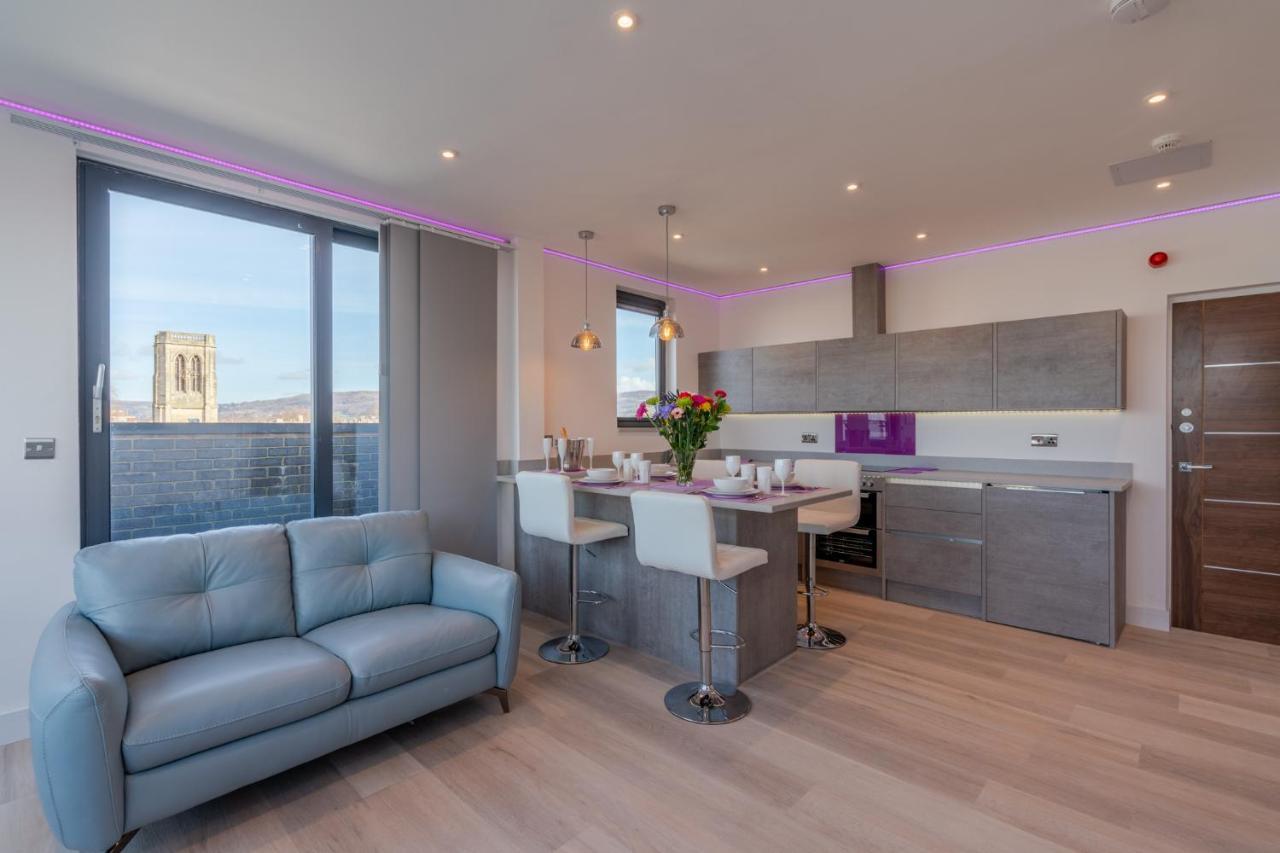 Central Penthouse With Hot Tub & Views 22 Cheltenham Eksteriør billede