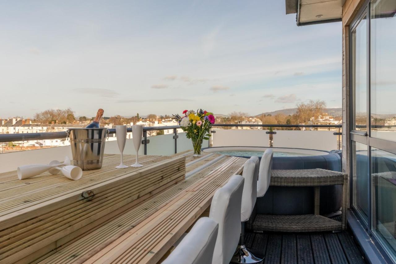 Central Penthouse With Hot Tub & Views 22 Cheltenham Eksteriør billede