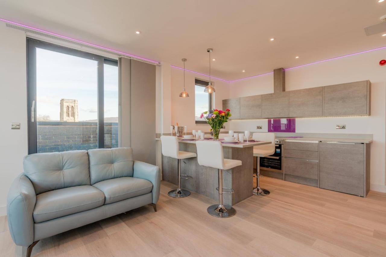 Central Penthouse With Hot Tub & Views 22 Cheltenham Eksteriør billede