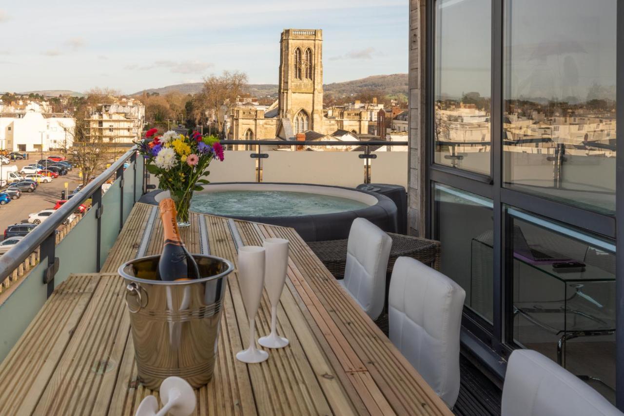 Central Penthouse With Hot Tub & Views 22 Cheltenham Eksteriør billede